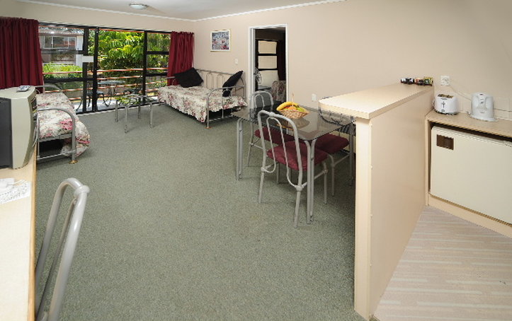ASCOT EPSOM MOTEL 24/36
