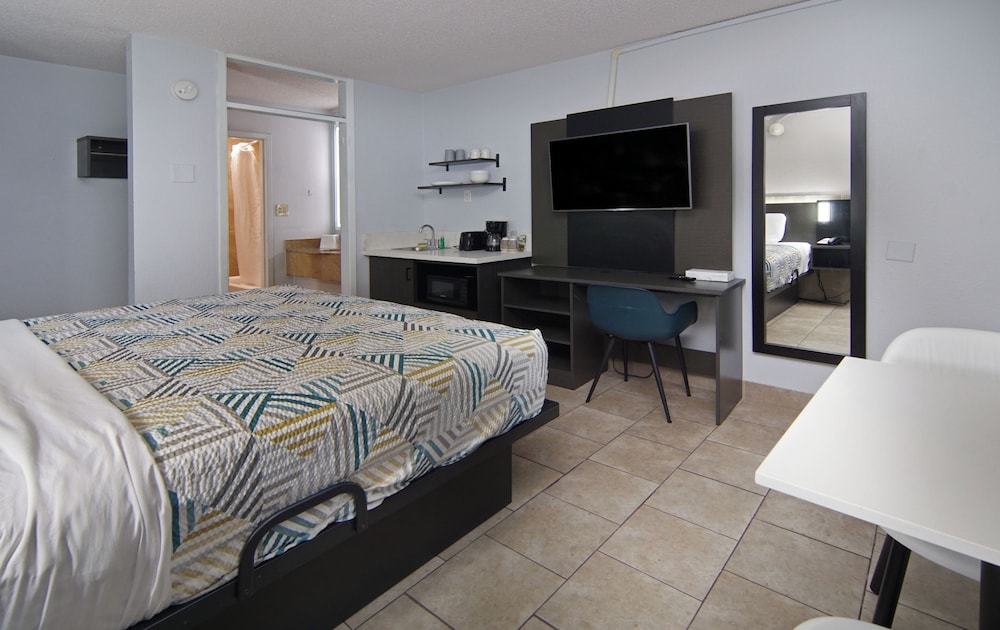 Studio6 Mesquite, TX – Town East 23/37