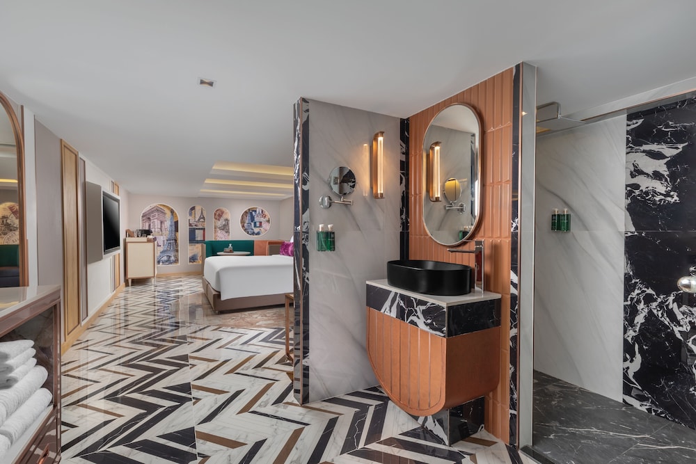 PIPA Bangkok Sukhumvit 11 by Kingston Hotels 8/60