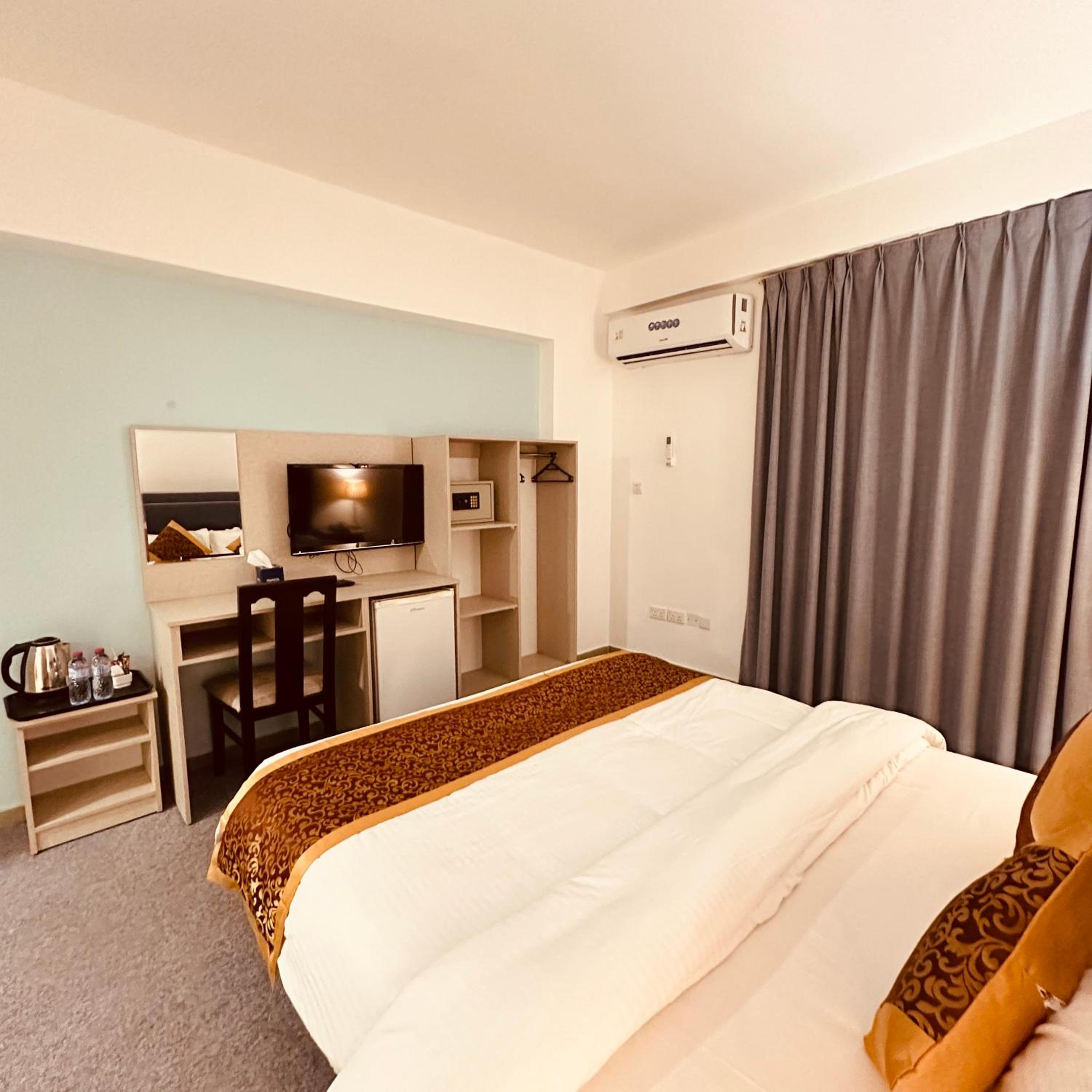 غرفة ديلوكس بسرير مزدوج بشرفة، Aquavista Hotel & Suite 2/5