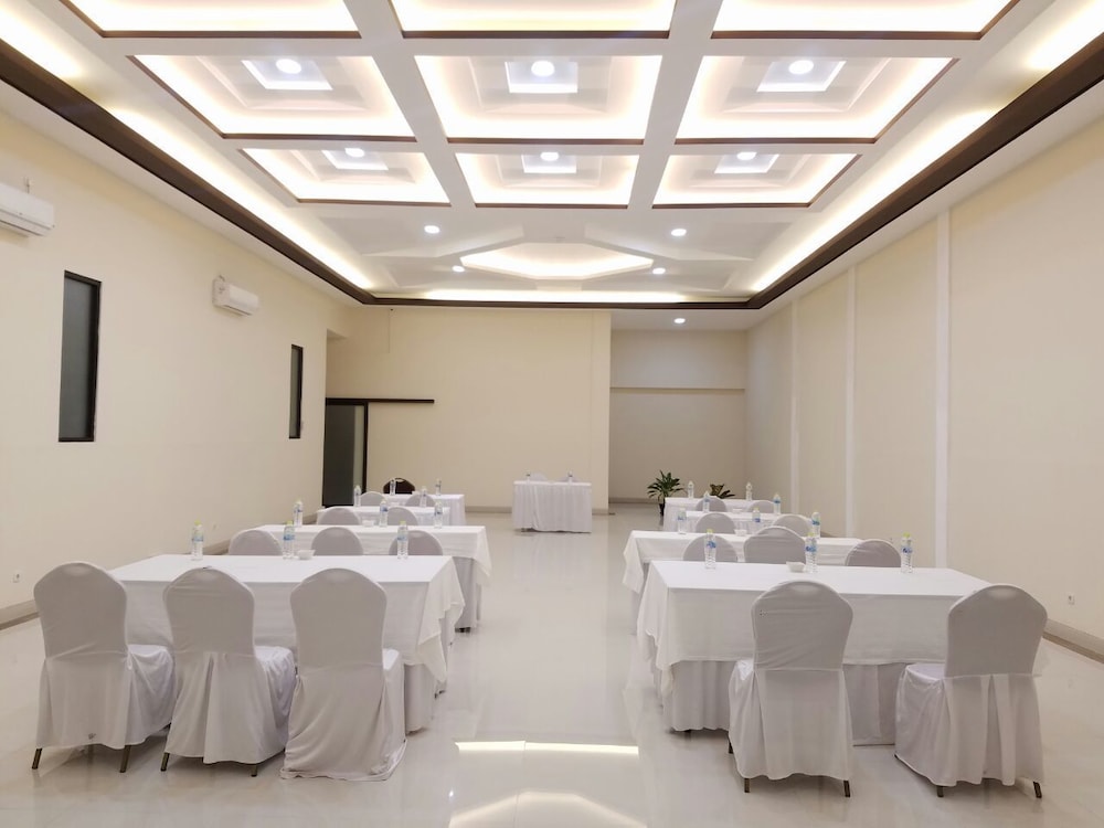 Sumi Hotel Surabaya 13/16