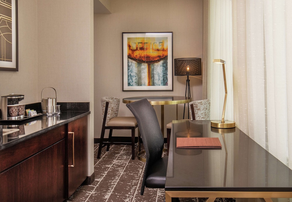 DoubleTree by Hilton Youngstown Downtown 39/46