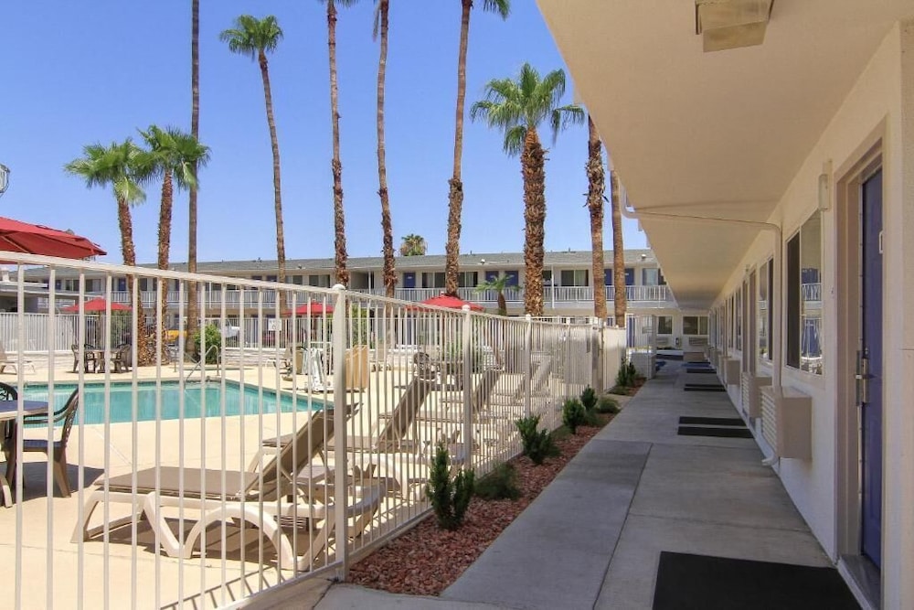 Motel6 Scottsdale, AZ - Old town Scottsdale/Fashion Square 35/40
