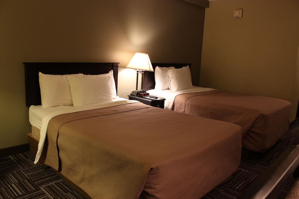 Sunlac Inn Devils Lake 9/22