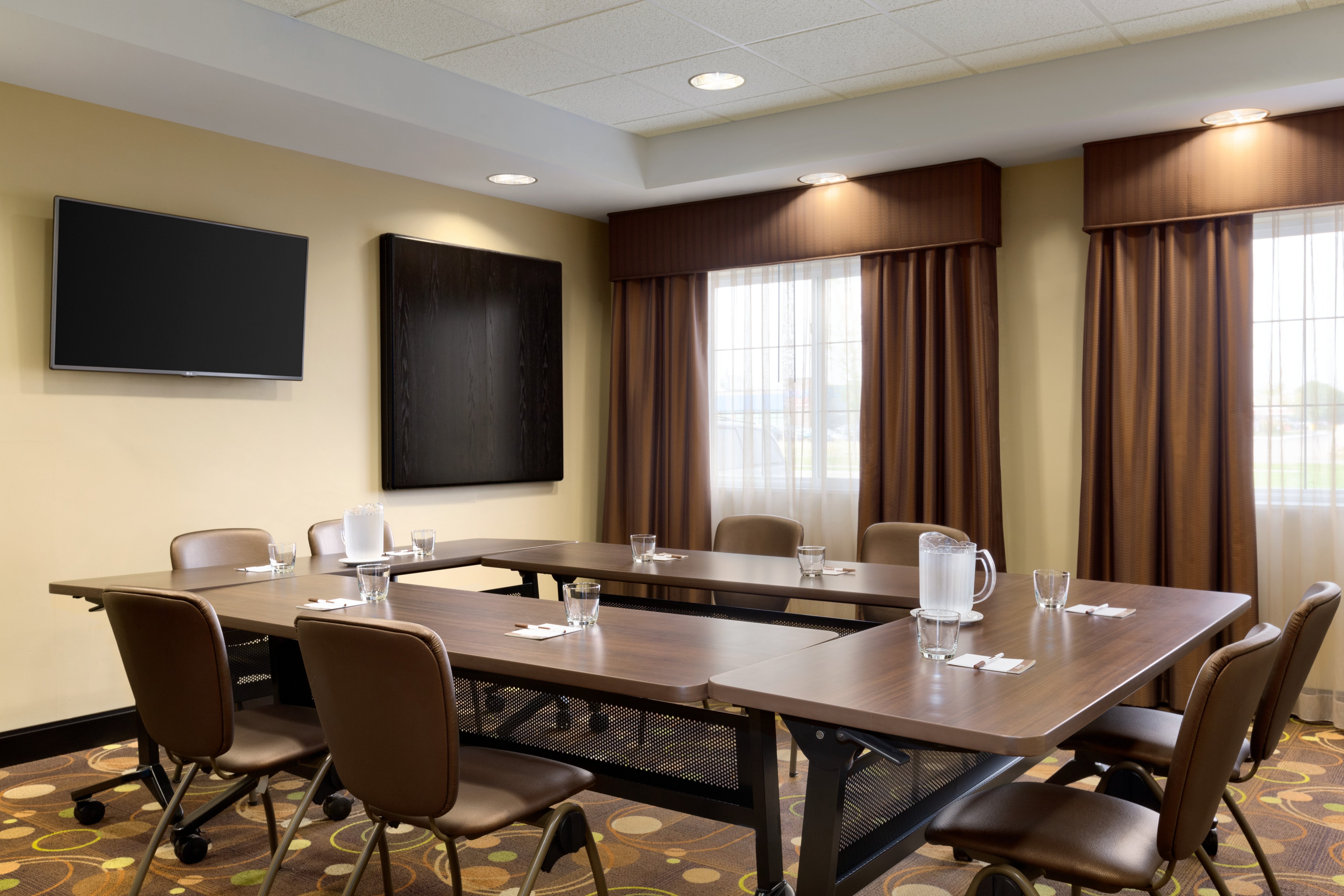 Staybridge Suites West Edmonton 68/78