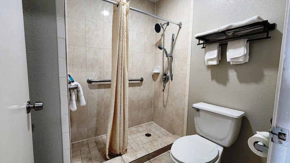 Scottish Inns Suites Wharton Tx 26/30