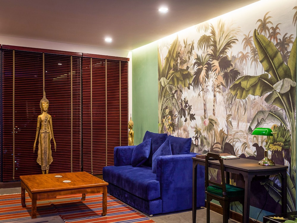 Lao Poet Hotel 52/71