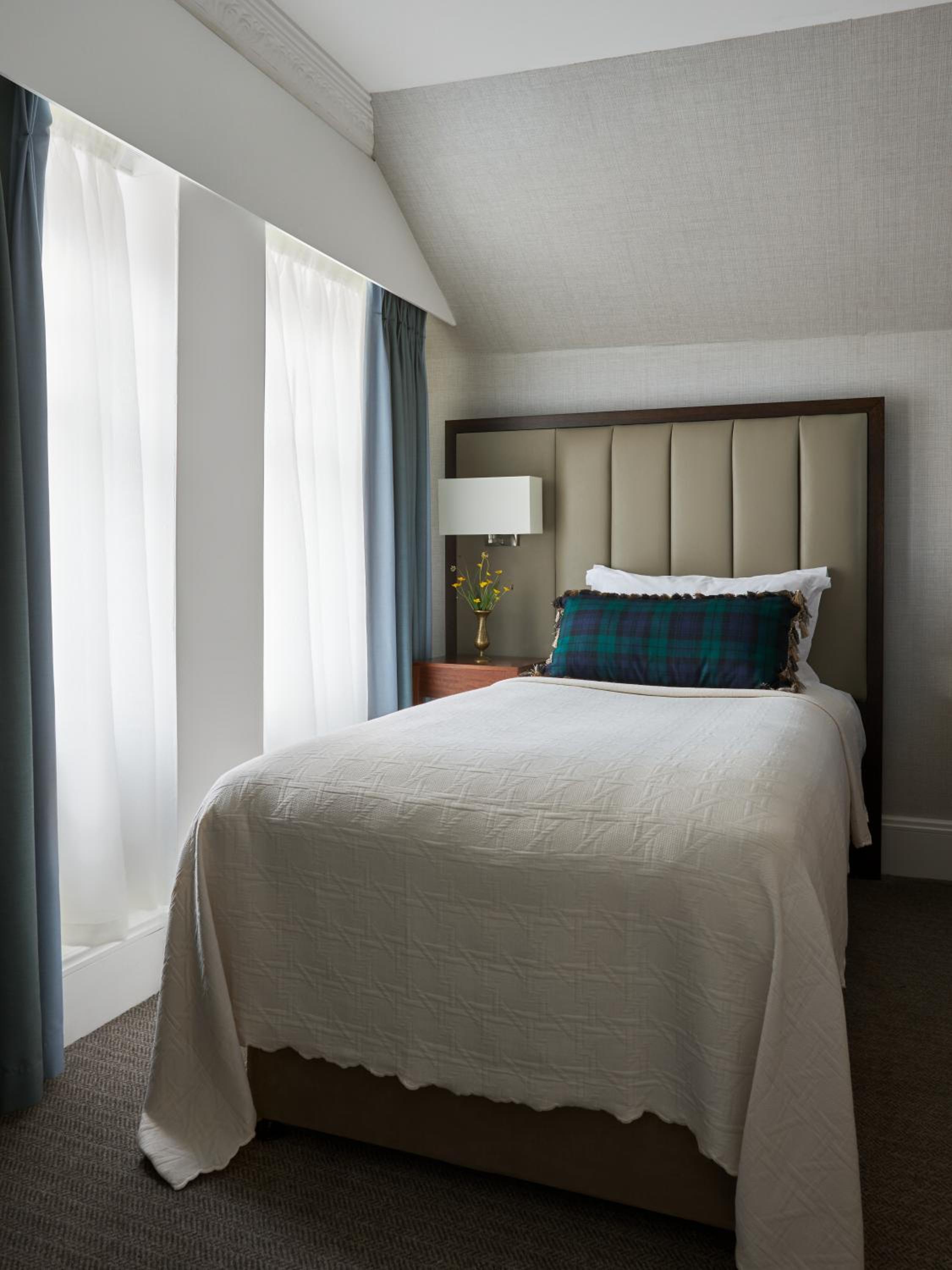 Room, Single