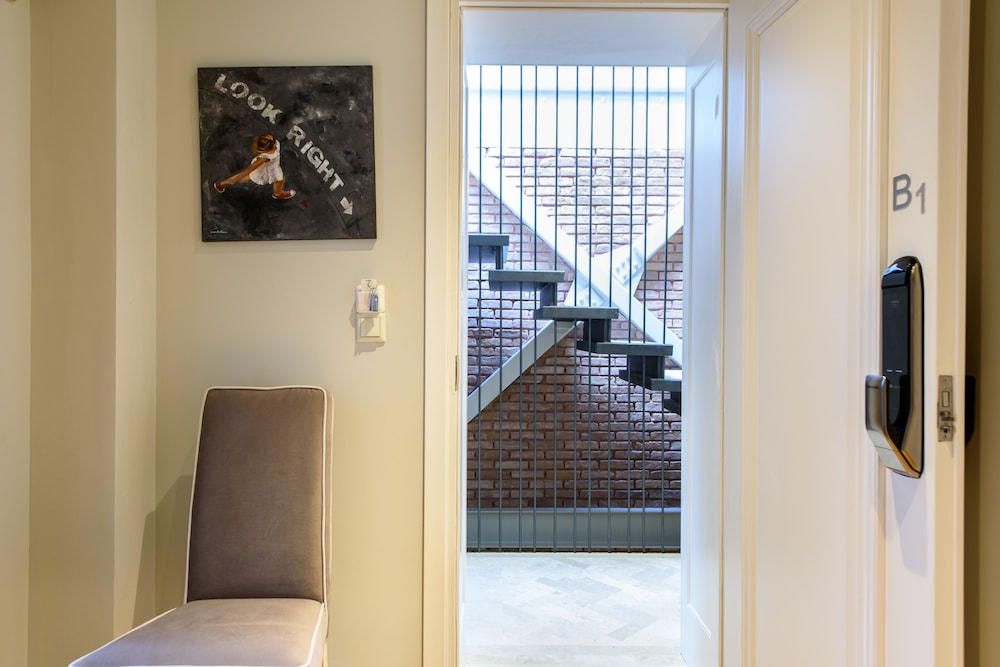 Candia Suites And Rooms 25/49