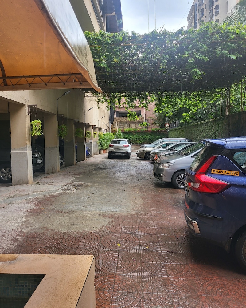 HOTEL MAHARANA INN 43/50