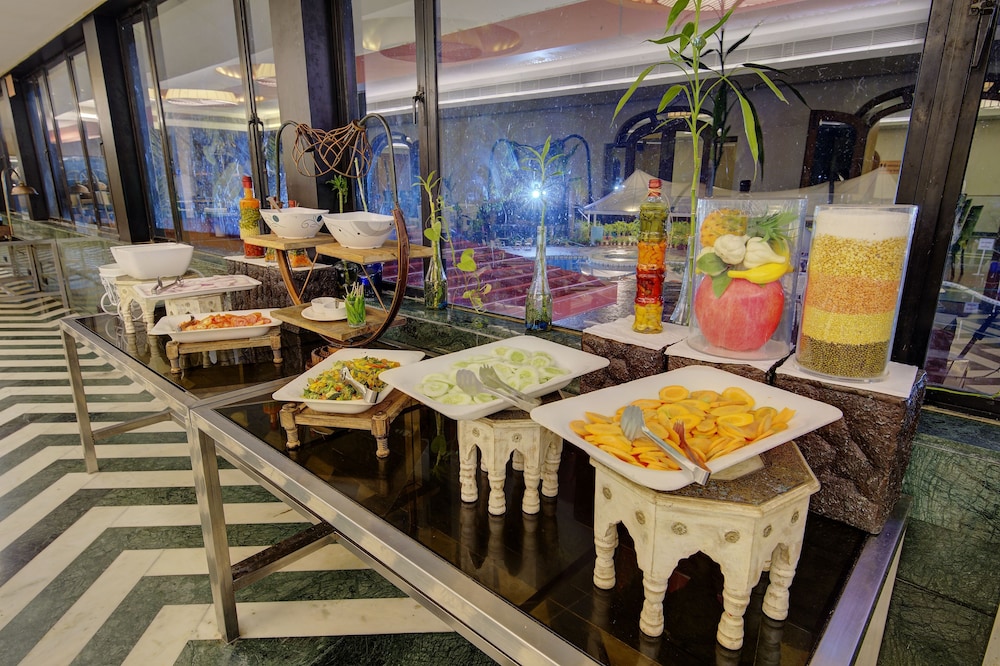 HOTEL KHANVEL RESORT 33/50