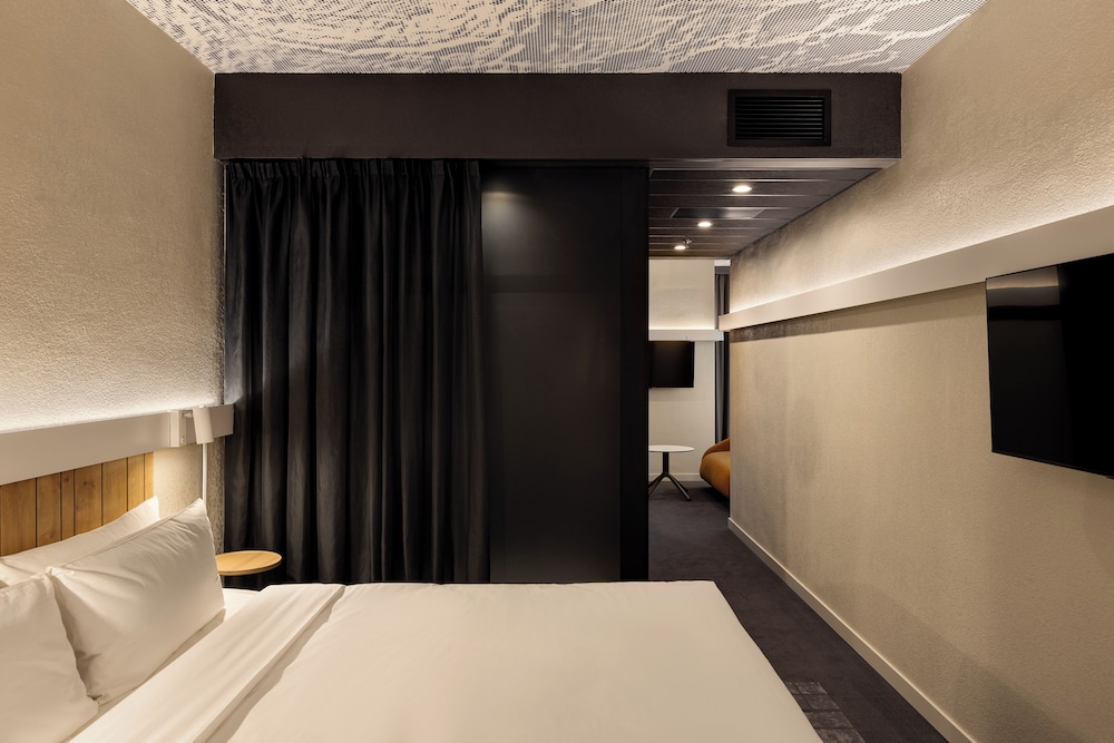ibis Kyiv Beresteiska 10/47