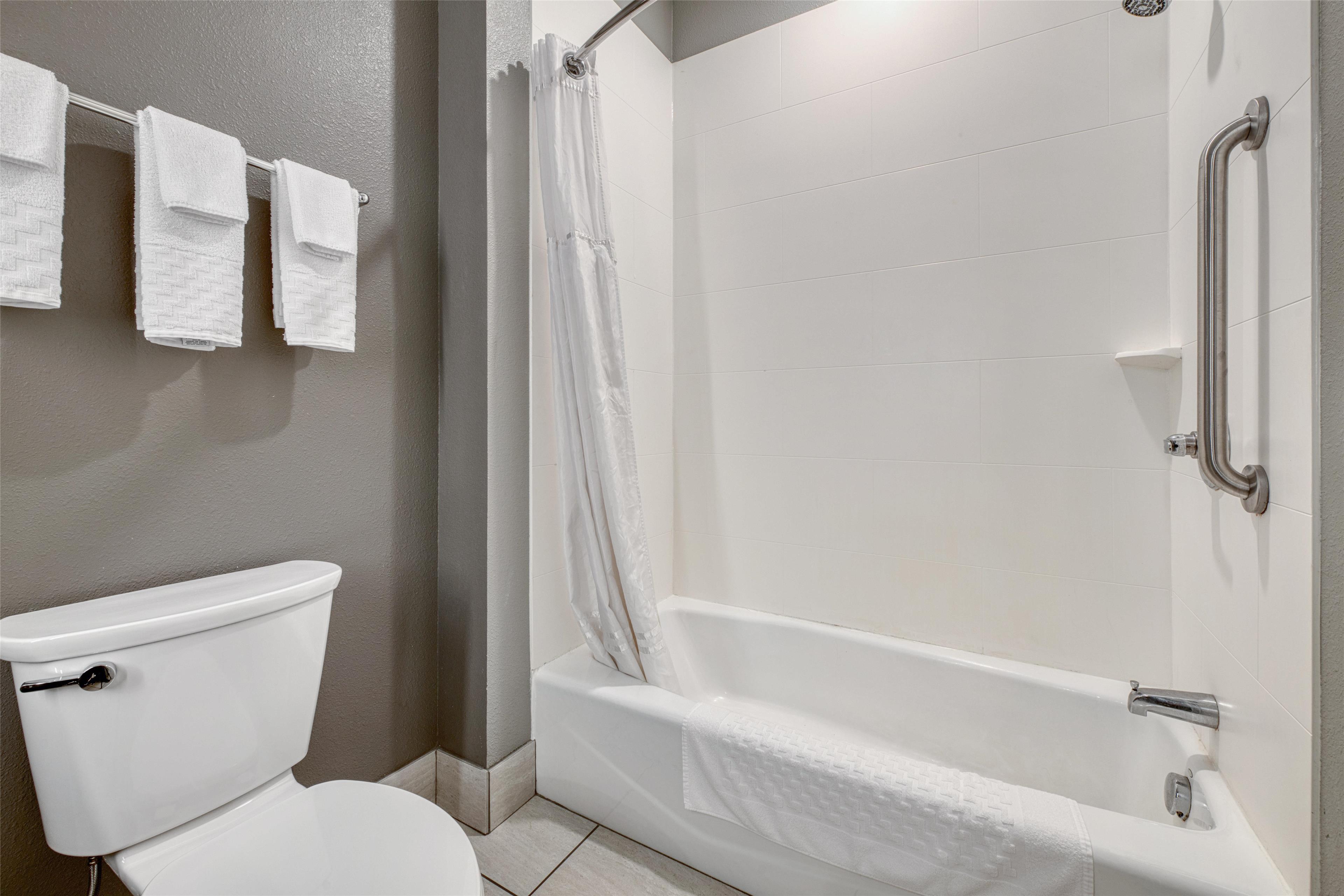 جناح بسريرين كوين، Best Western Plus Saint Peter 5/7