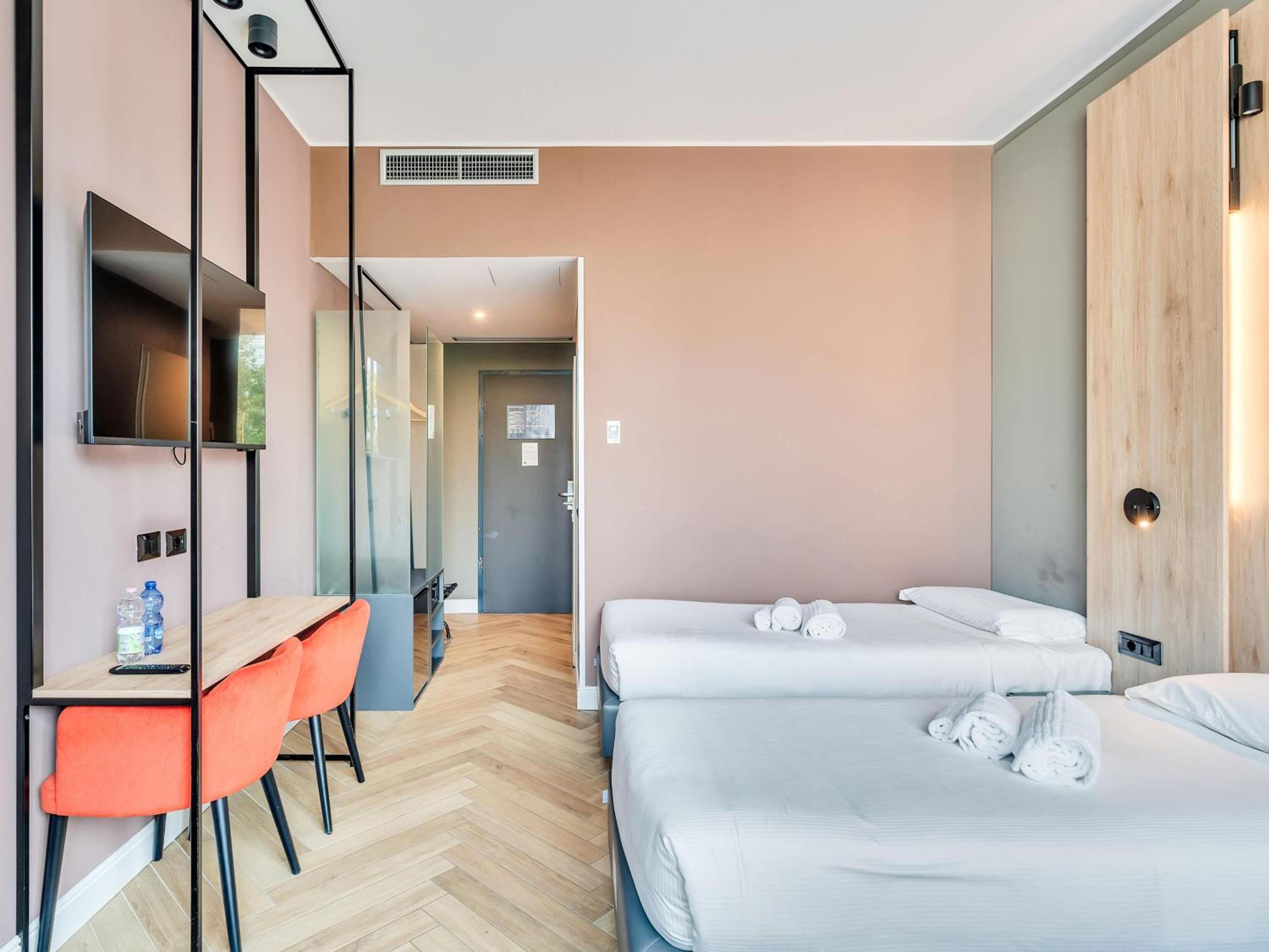 غرفة قياسية ثلاثية بسرير فردي، B&B Hotel Milano Aosta 5/8