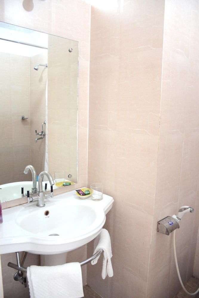 Hotel Bodh Vilas 34/37