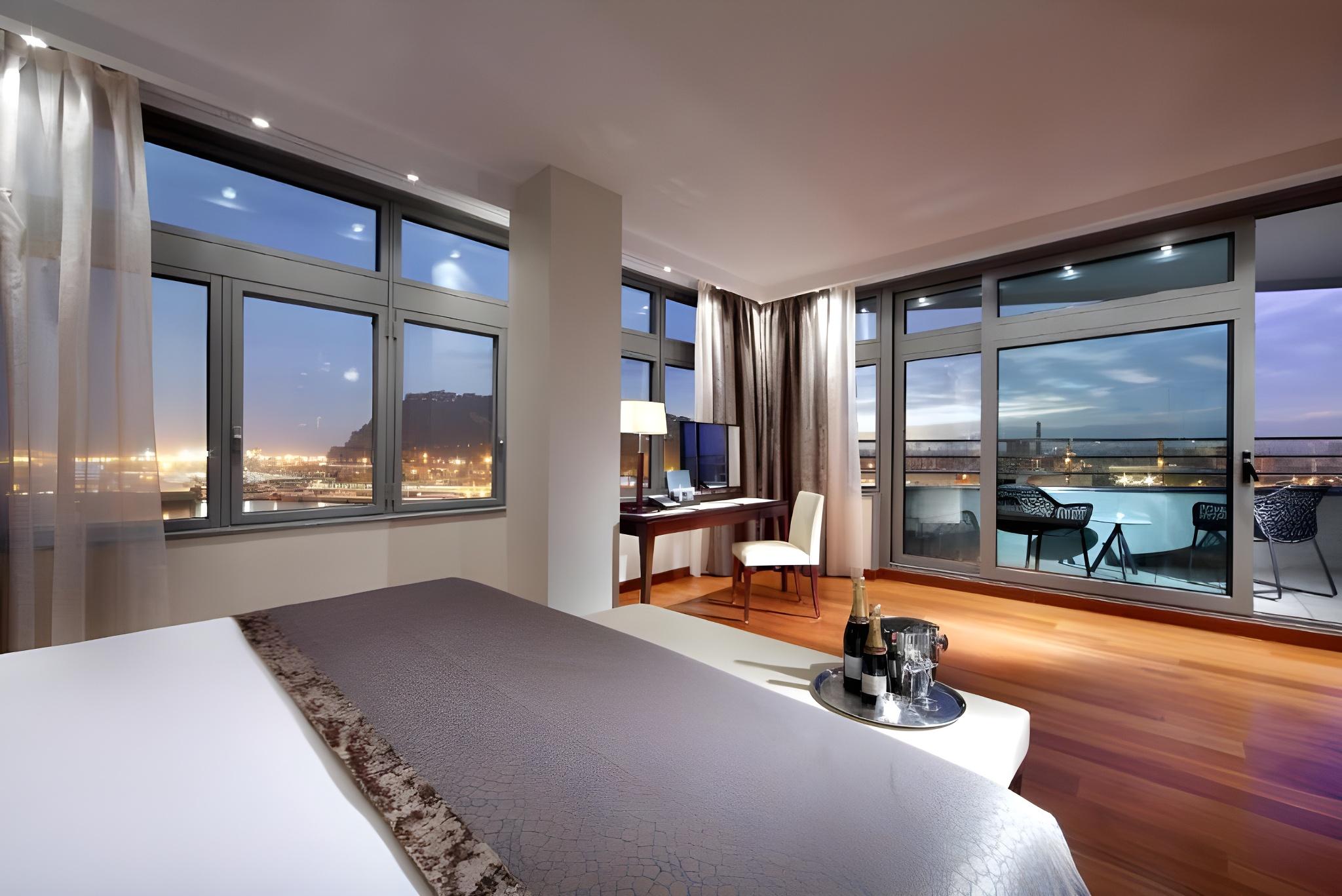 Marina, Suite, Single Bed