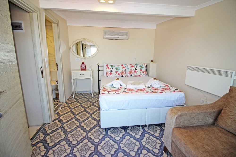 DELUXE, DOUBLE BED, SEA VIEW
