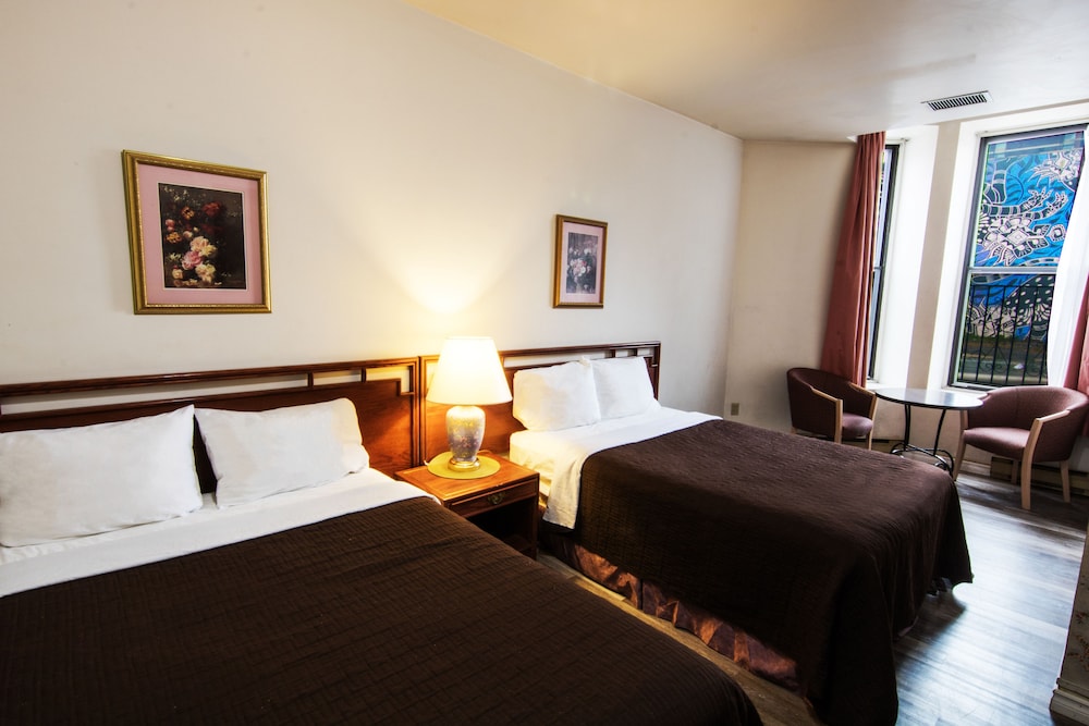 STANDARD, 2 DOUBLE BEDS, PRIVATE BATHROOM