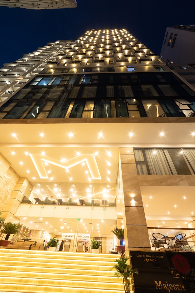 Majestic Premium Hotel 4/70