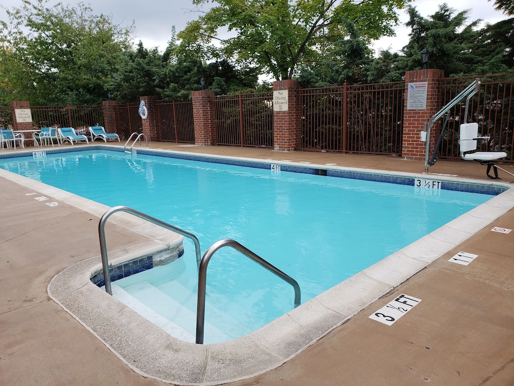 Holiday Inn Express Harrisburg East 46/71
