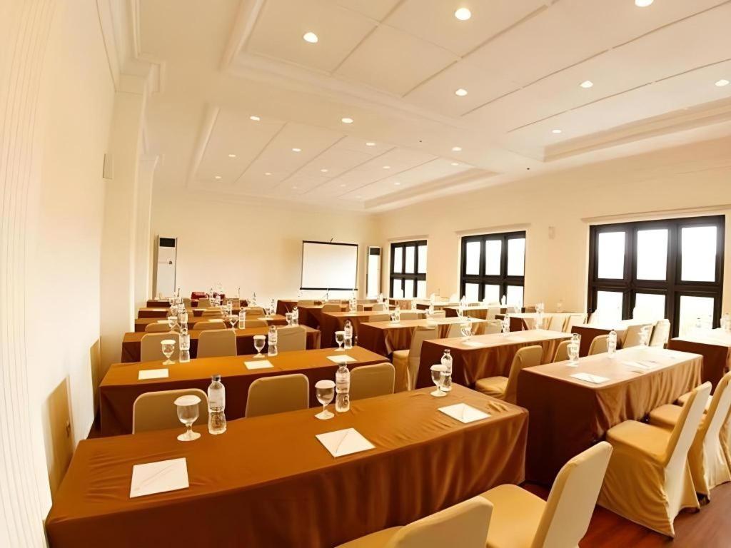 Colonial Hotel Makassar 30/31