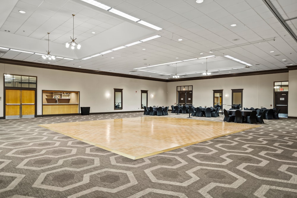 Royle Hotel Milwaukee Airport 7/64