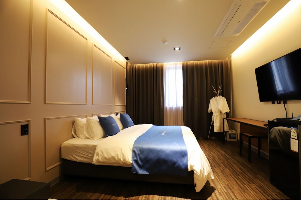 Hotel Bentley 12/57