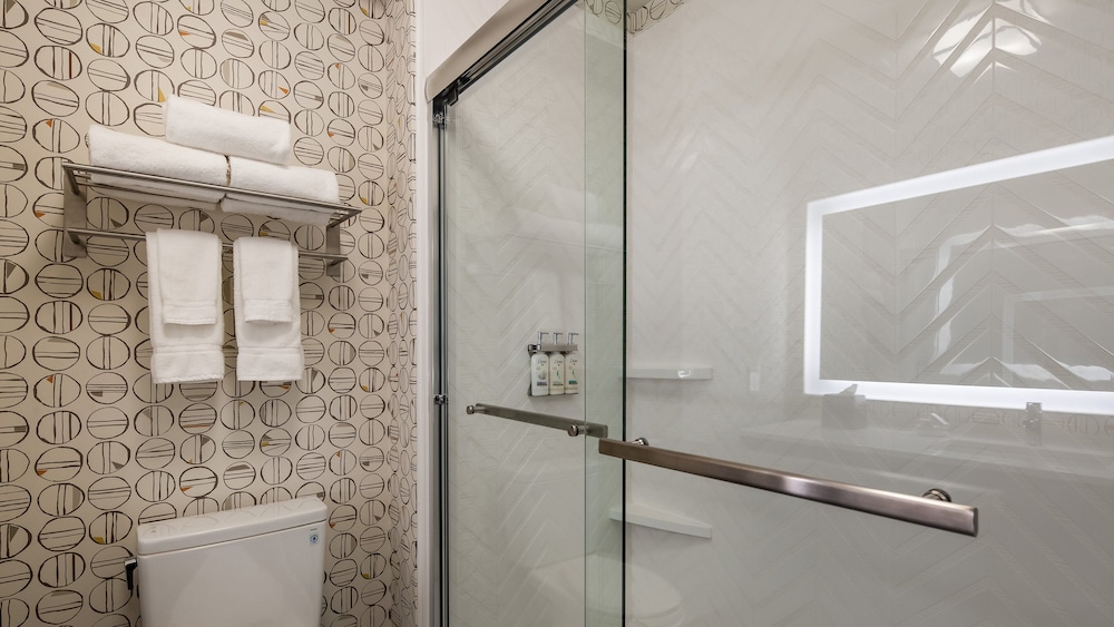 Holiday Inn - Clarksville Northeast, an IHG Hotel 67/69