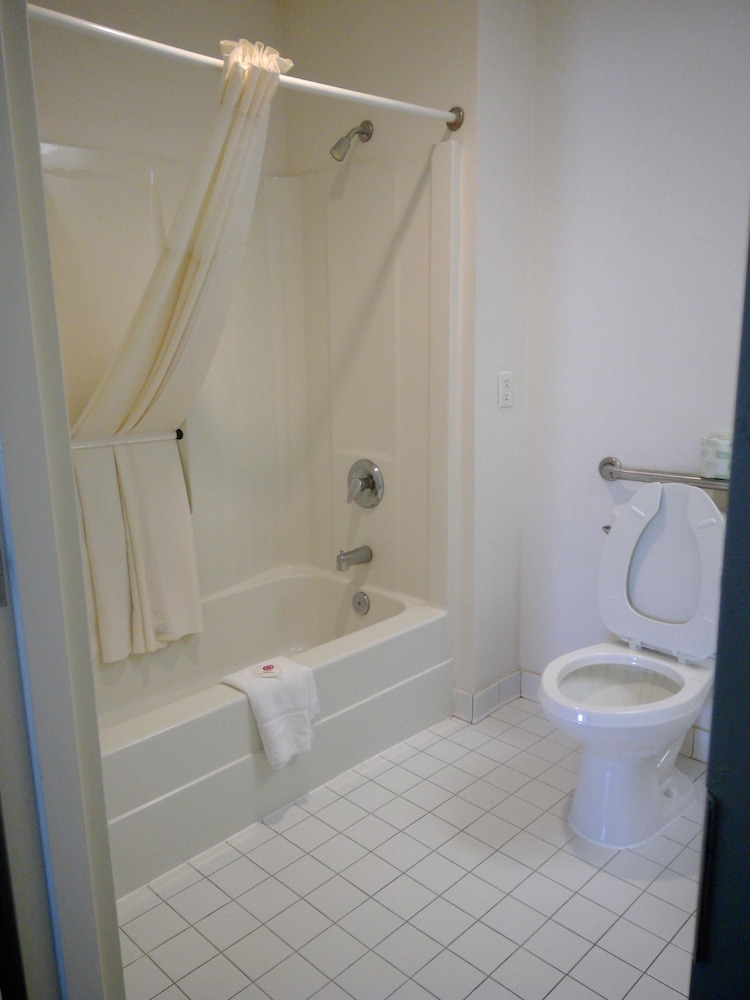 Americas Best Value Inn Kinston 17/31