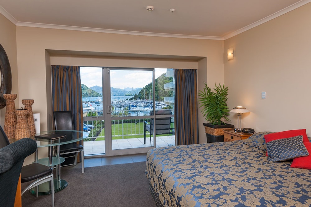 The Picton Beachcomber Inn 18/28