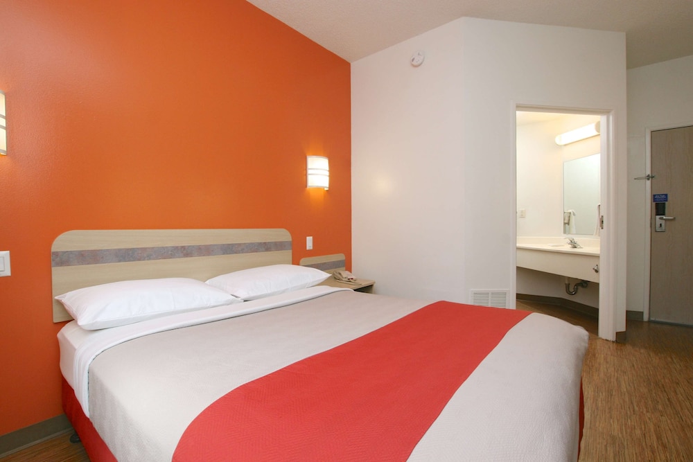Motel6 Colchester VT - Burlington 30/45