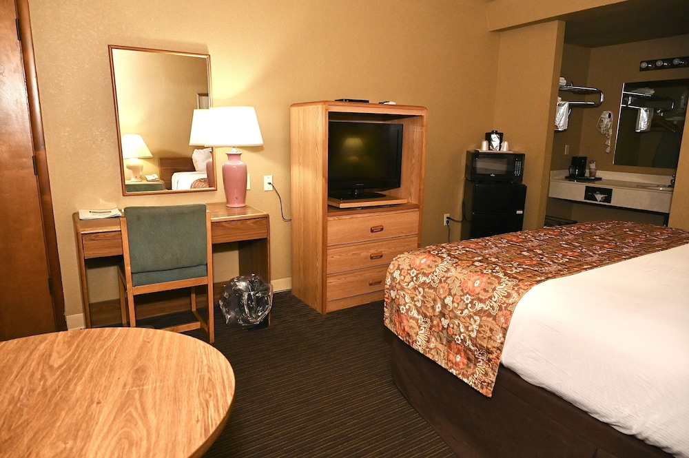 Fortune Inn And Suites Newport 18/50