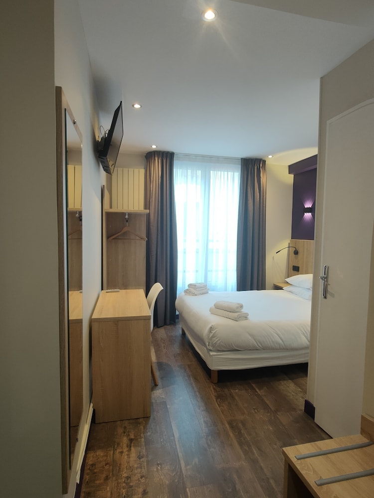 HOTEL MODERN EST 15/37