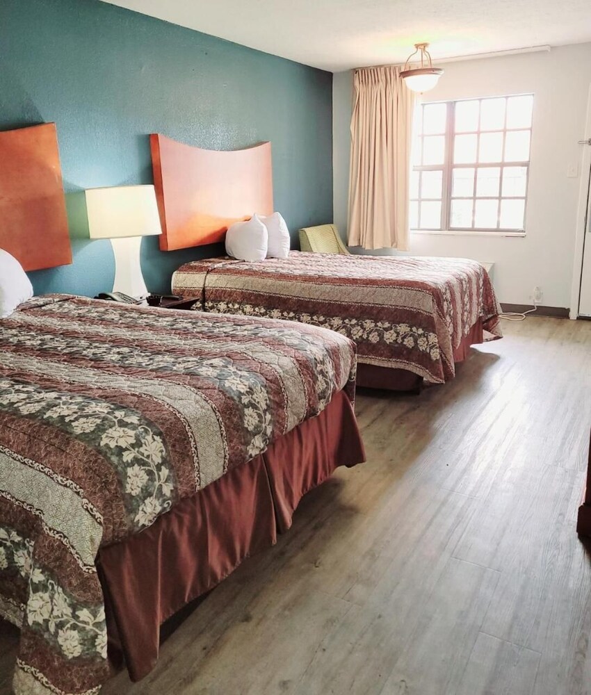 Best Price Motel & Suites 27/56