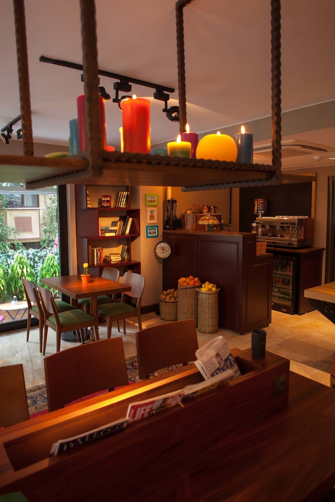 Juliet Rooms & Kitchen 25/36