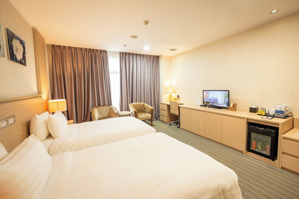 EXECUTIVE, TWIN BEDS