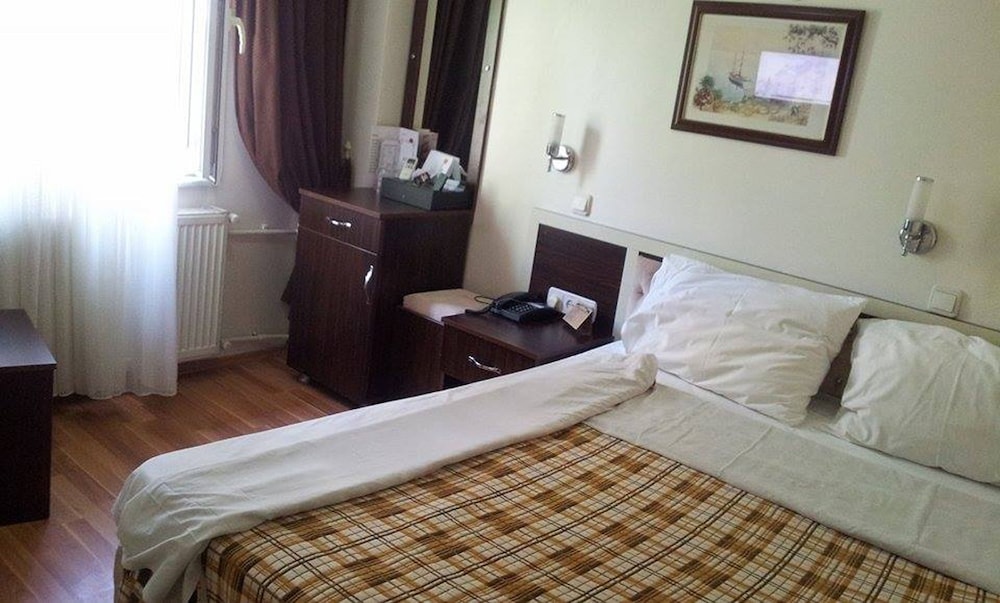 Grand Mark Hotel 6/34