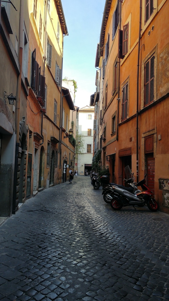 Dreaming Navona Rooms 18/20