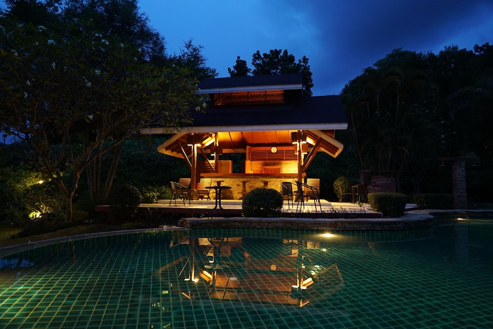 Valley Garden Resort 3/50