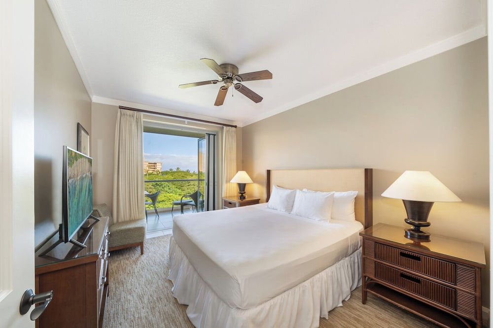 1 Bedroom, King Bed, 2 Sofa, Den، OUTRIGGER Honua Kai Resort & Spa 4/10