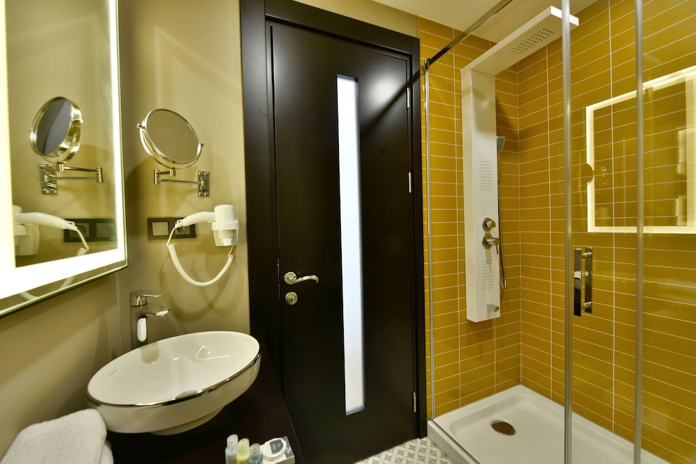 G-Han Hotel 48/50