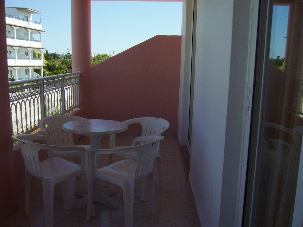 Rhodian Rose Hotel 38/58
