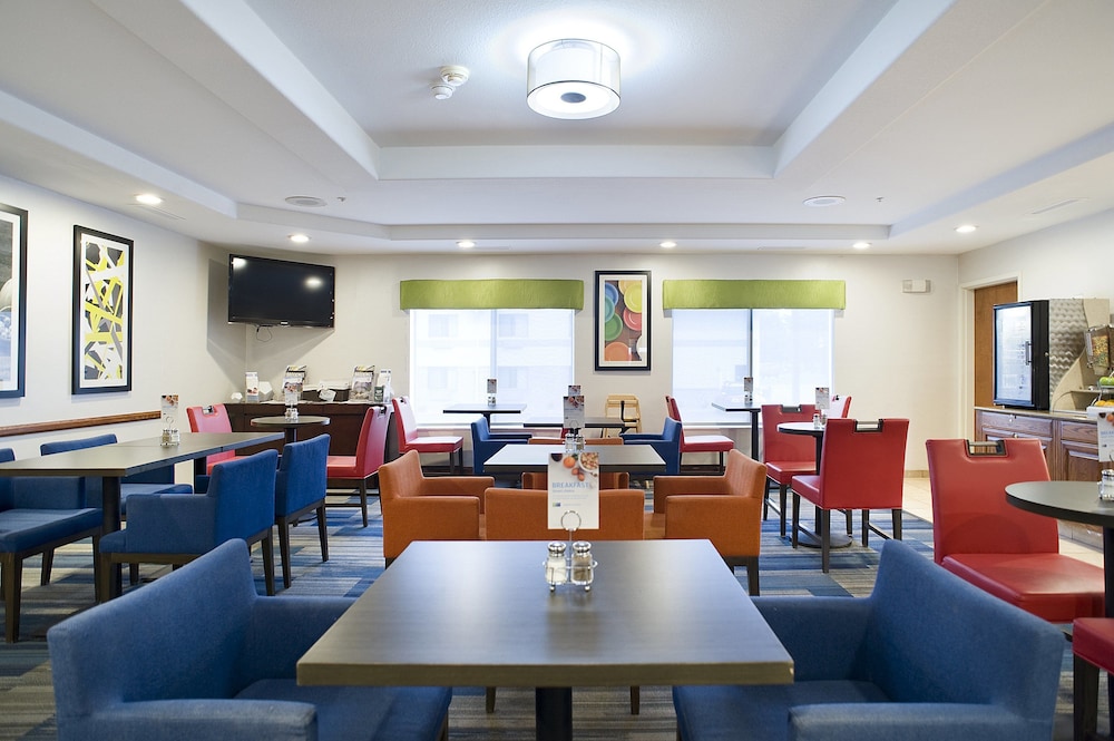 Holiday Inn Express Hotel And Suites Brookings 47/66