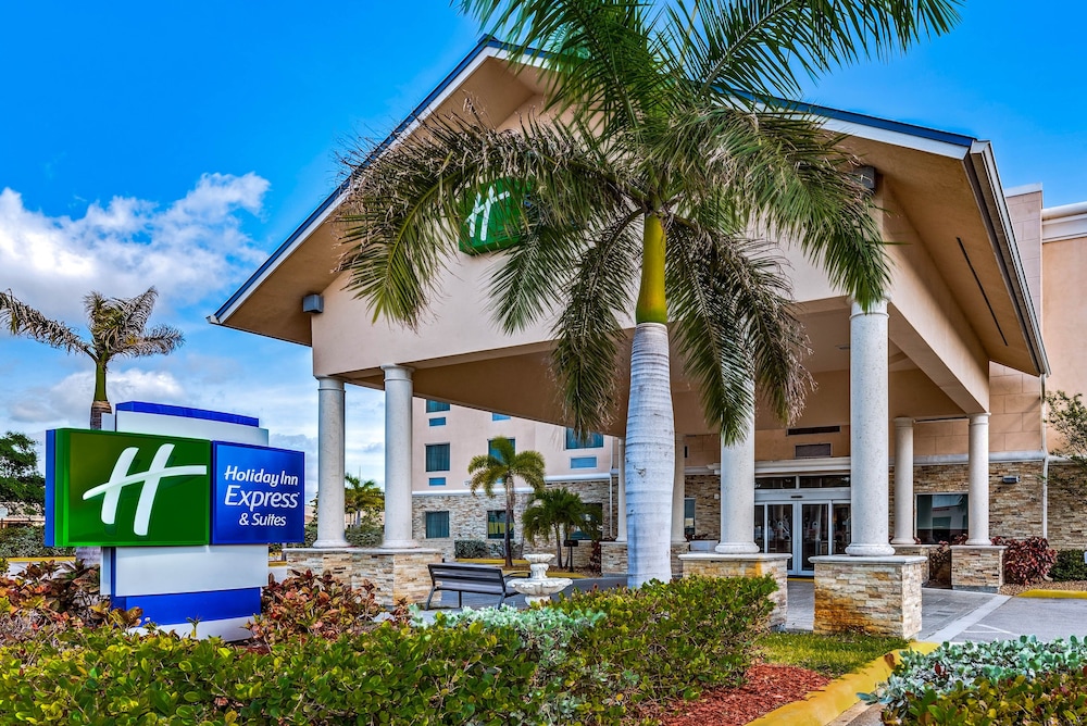 Holiday Inn Express Suites Lantana 4/57