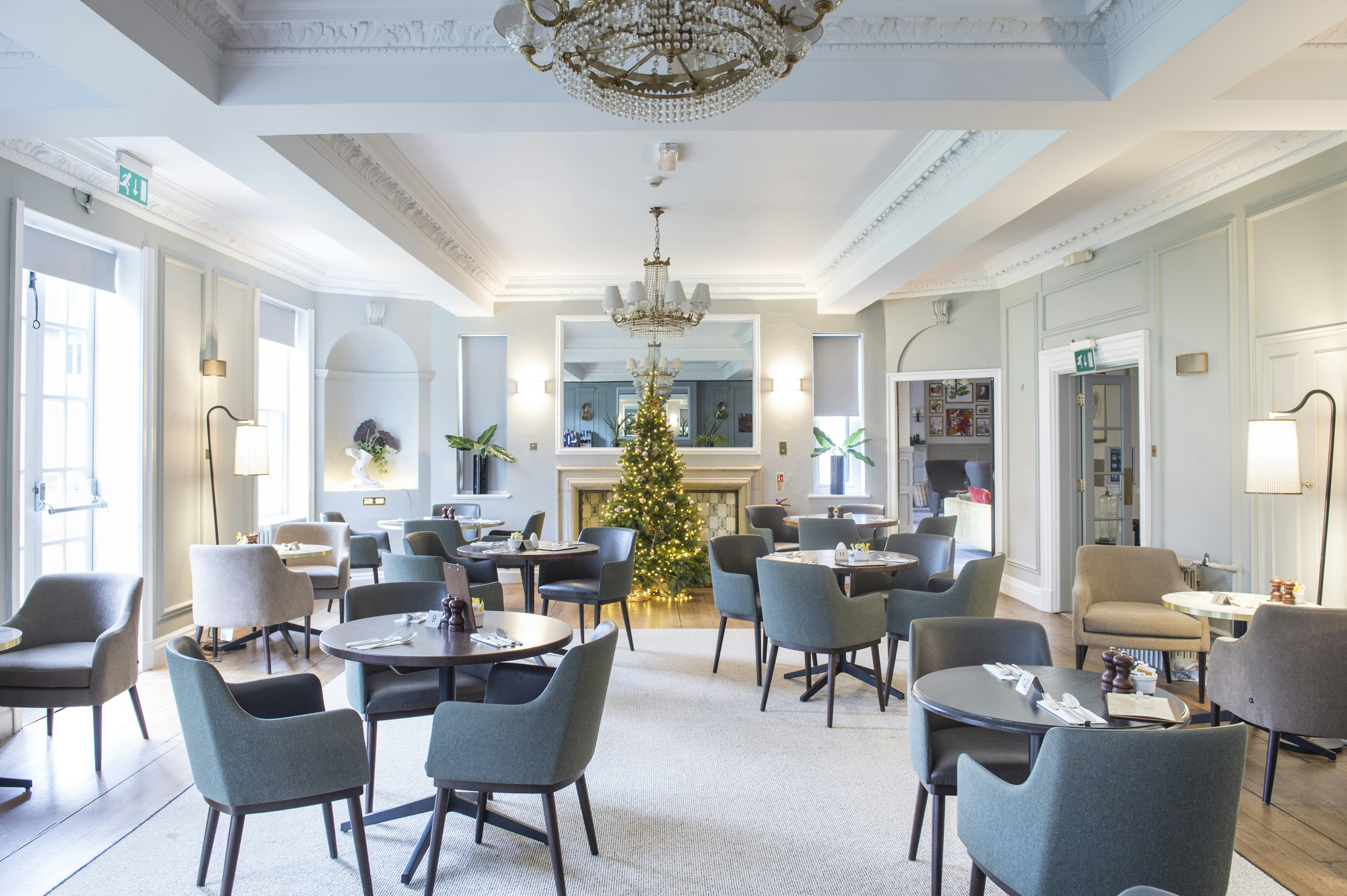 Bush Hotel Farnham 38/50