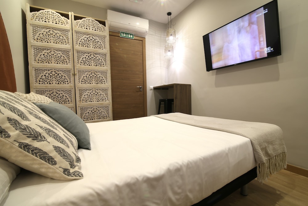 ABRACADABRA SUITES 32/54