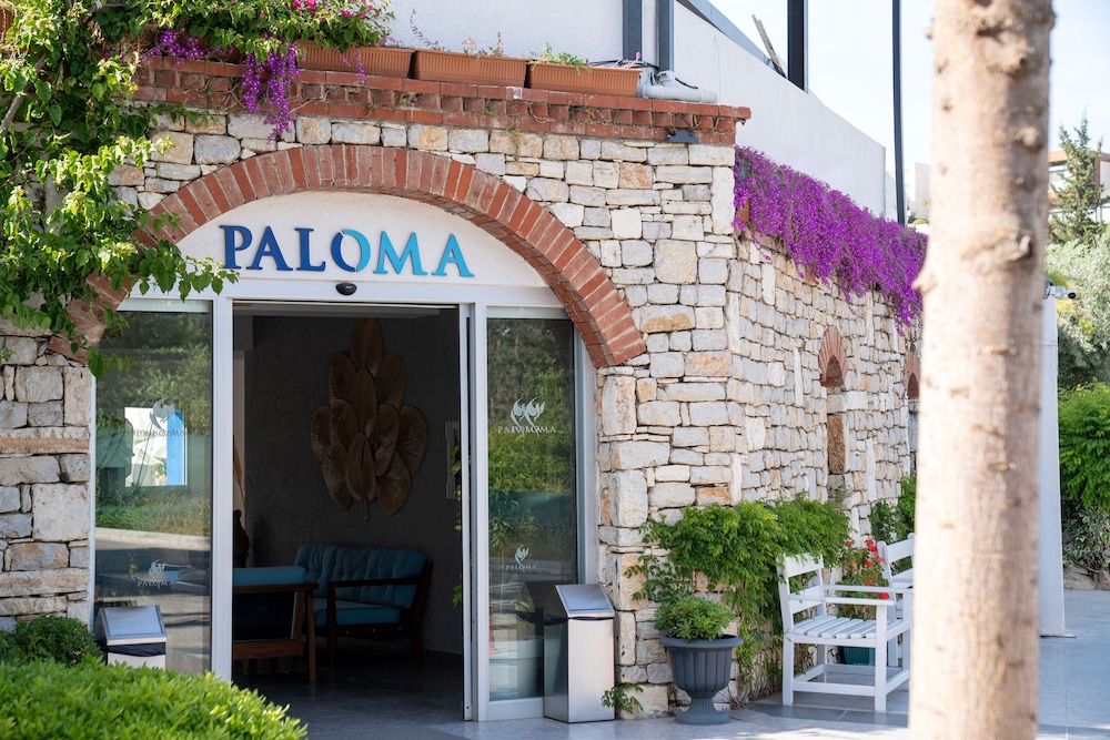 Paloma Family Club 10/129
