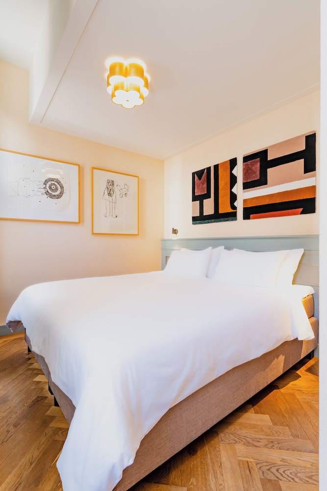 غرفة أساسية بسرير كوين، Hotel Mercier 4/10