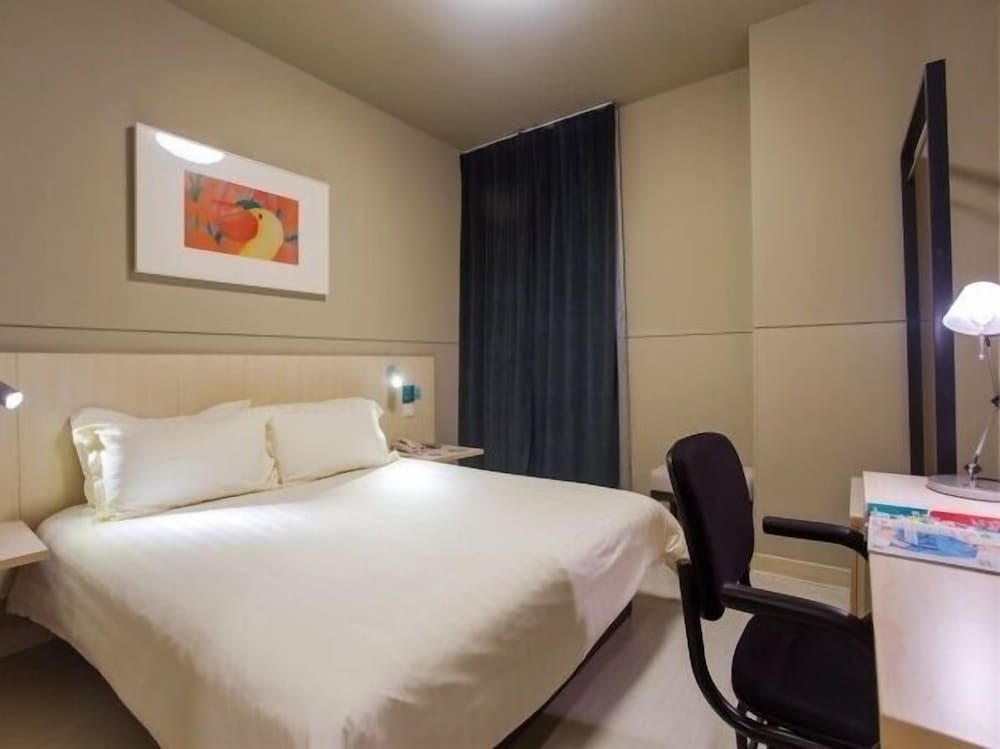 Jinjiang Inn Shaoxing Keqiao World Trade Center 18/23