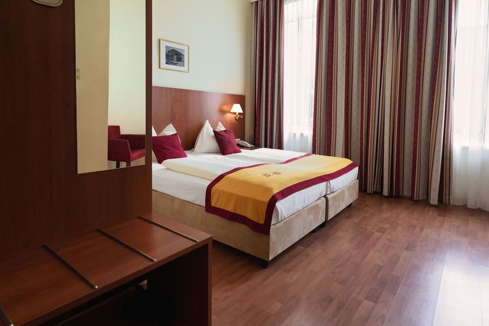 Mozart Hotel 25/60